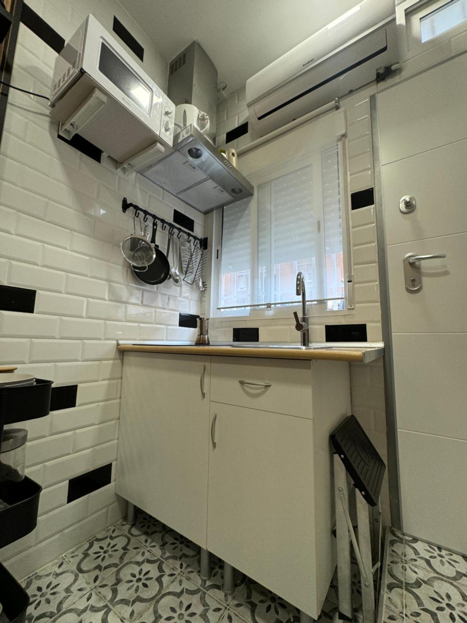 Vistalegre! Pequeno Y Fantastico Loft Cerca Del Metro Appartement Madrid Buitenkant foto