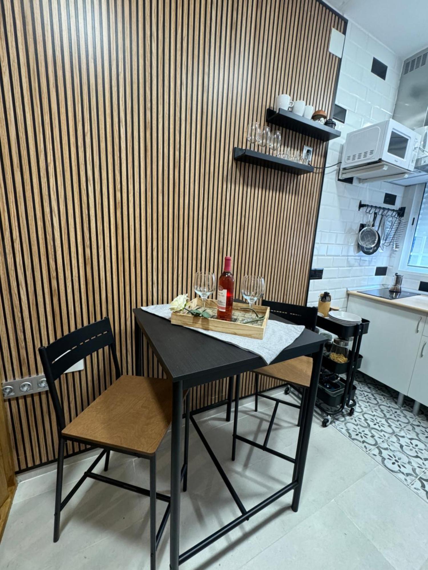 Vistalegre! Pequeno Y Fantastico Loft Cerca Del Metro Appartement Madrid Buitenkant foto